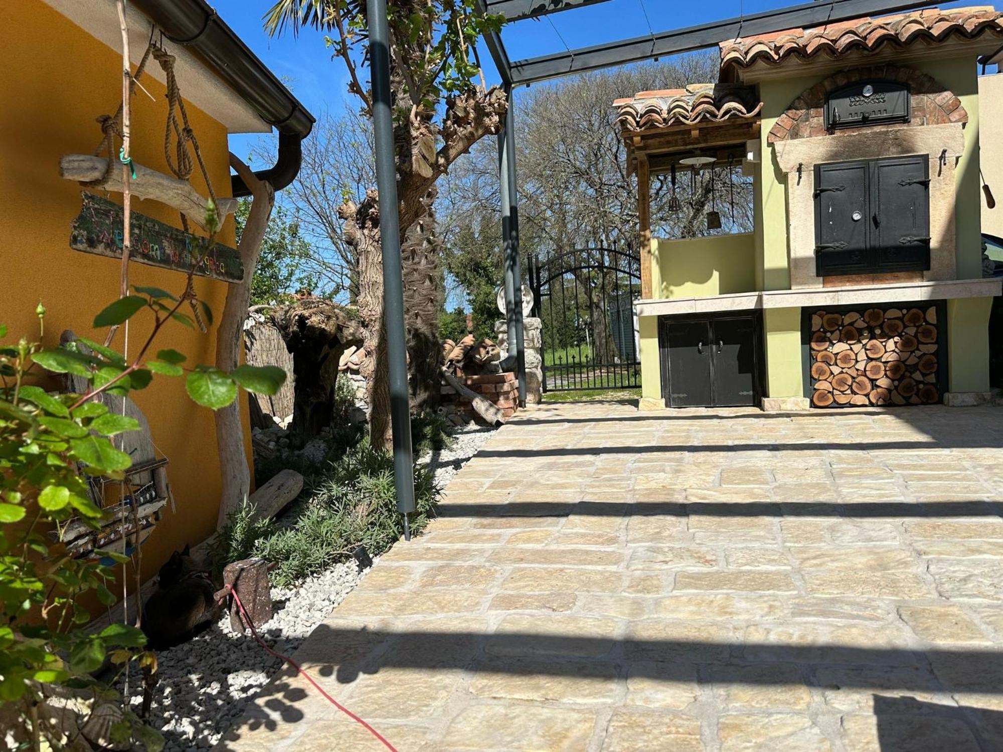 4 You Apartments Mugeba Екстериор снимка